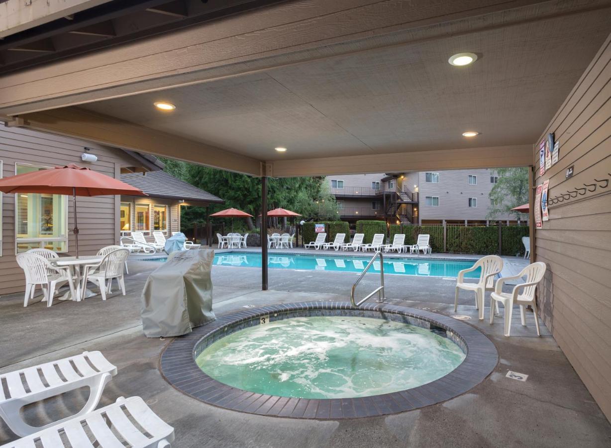 Welches Whispering Woods Resort מראה חיצוני תמונה