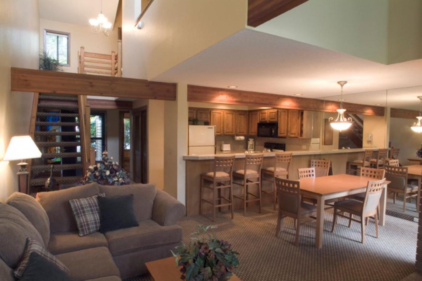 Welches Whispering Woods Resort מראה חיצוני תמונה