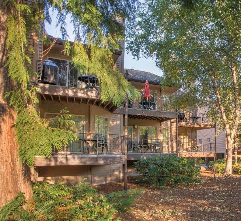 Welches Whispering Woods Resort מראה חיצוני תמונה