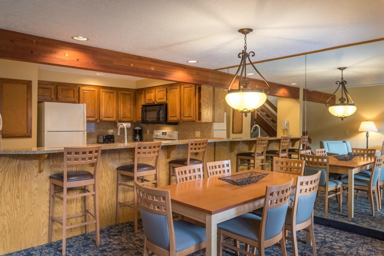 Welches Whispering Woods Resort מראה חיצוני תמונה