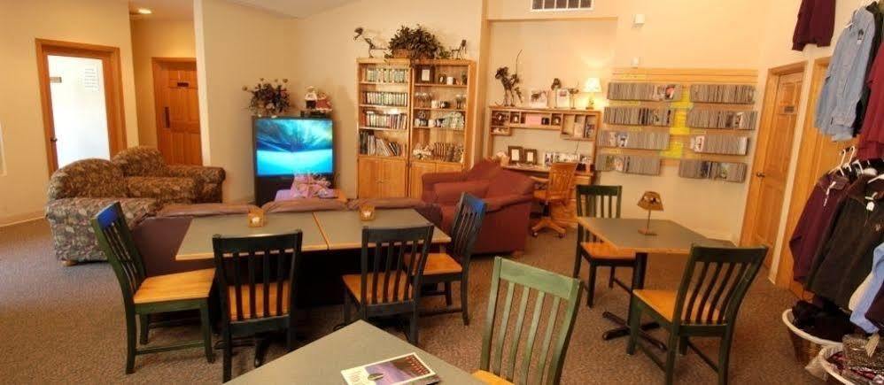 Welches Whispering Woods Resort מראה חיצוני תמונה