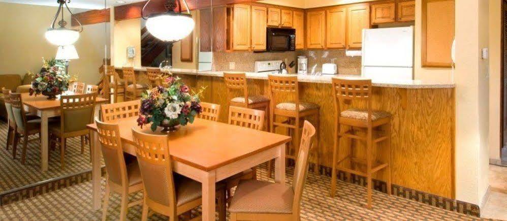 Welches Whispering Woods Resort מראה חיצוני תמונה
